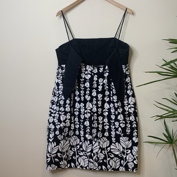AGB | Black White Floral Spaghetti Strap Peekaboo Bow Hidden Zip Sheath Dress 16 - Picture 7 of 16
